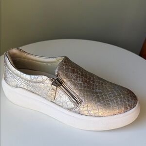 Trask Luna metallic embossed silver leather slip-on sneaker side zip detail 7.5
